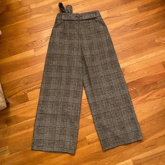 Zara high waisted white and black pants - Picture 7 of 7